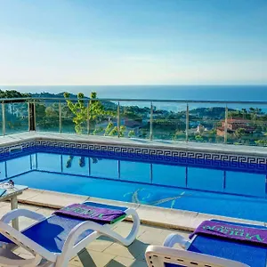 Dami By Vintage Travel Lloret de Mar