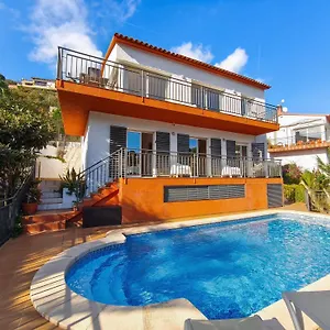 Pinzon, Gezellige Familievilla Met Groot Zwembad. Lloret de Mar