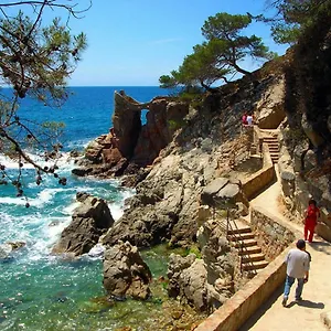 In - 104277 By Mo * Lloret de Mar