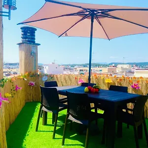 Apartment Elegant 2 Bedroom, Big Terrace 200m From