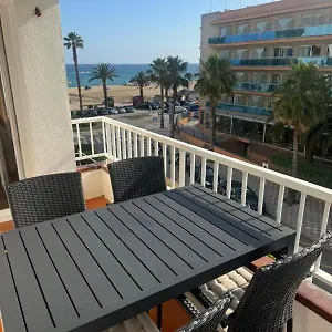 Apartment Lujoso Piso Enfrente De Playa De Fenals, 2 Terrazas
