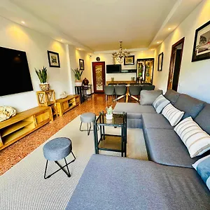 Apartment Newly Renovated Apartment, 6 Mins To The Lloret de Mar