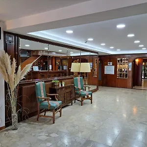 Vintage Mercedes Hotel 3*