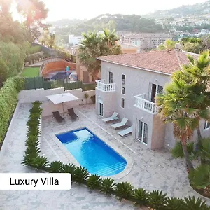Villa Luxury Villa, Private Beach N Pool Lloret de Mar
