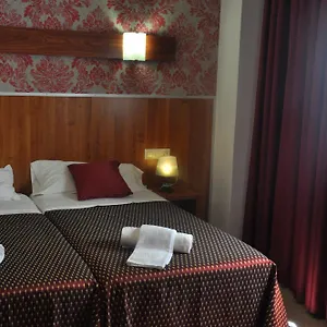 - El Amigo Guest house *