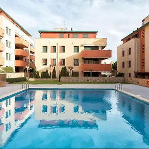& Spacious Flat With Pool Near Fenals Apartment *