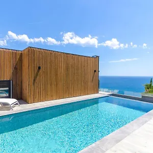 Villa Seaside In With Garden And Pool View