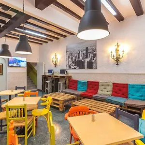 Loft Group Albergue *