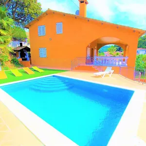V&v Lloret: Beachside With Private Pool Lloret de Mar